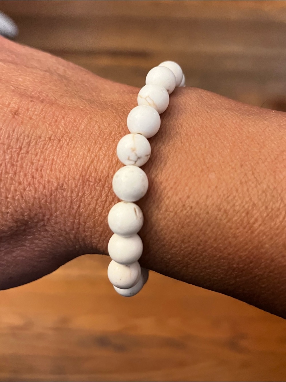 White Howlite Beaded Stretch Bracelet - Elegant Minimalist Women’s Jewelry